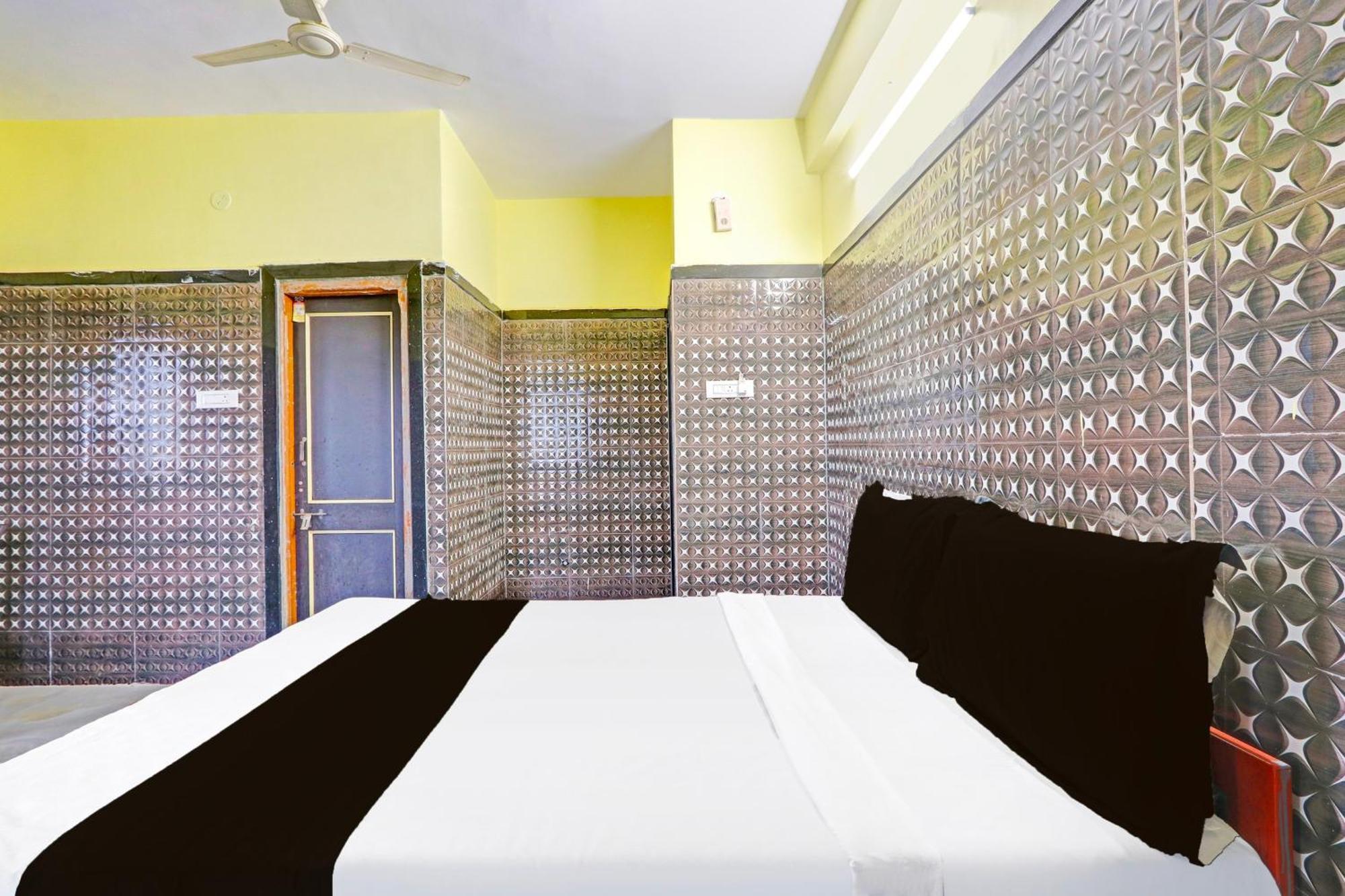 Hotel O Pankaj Hotel & Lodge Gangapur  Eksteriør billede